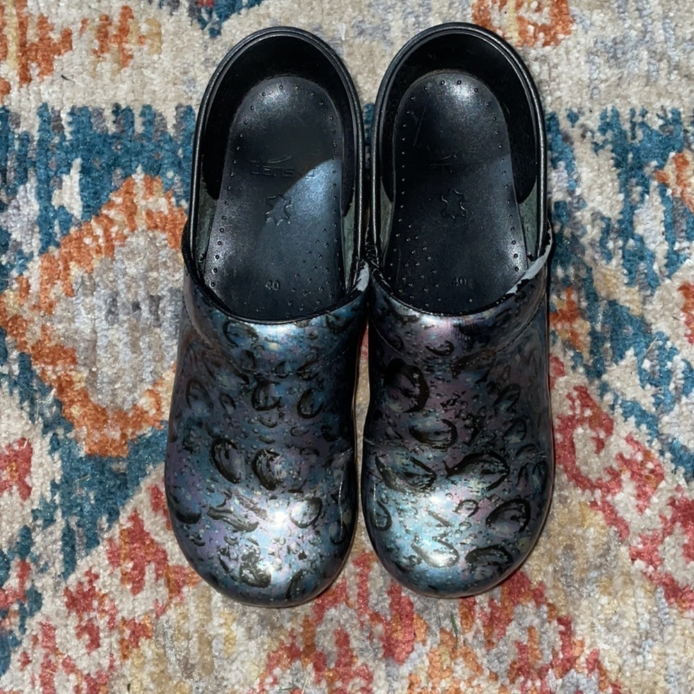 Dansko Womens Clogs Size 40 US 9.5-10 “Raindrop” Iridescent Black Leather - Picture 2 of 8